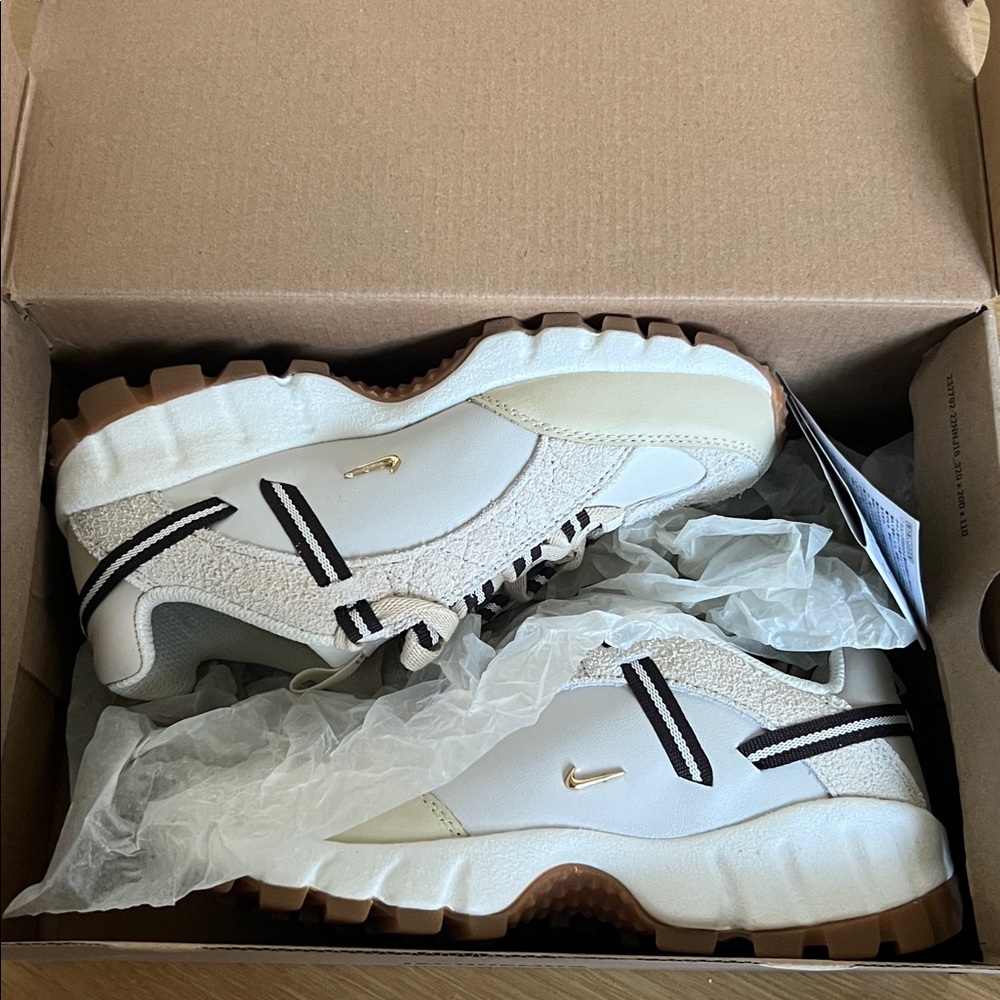 Jacquemus x Nike Air Humara Lx Sneakers